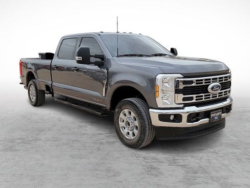 Used 2024 Ford F250 XLT AWD/4WD image 1