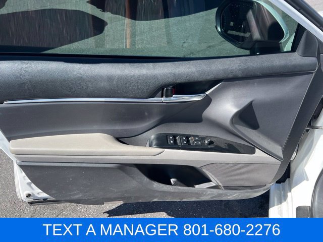 Used 2019 Toyota Camry SE FWD image 14