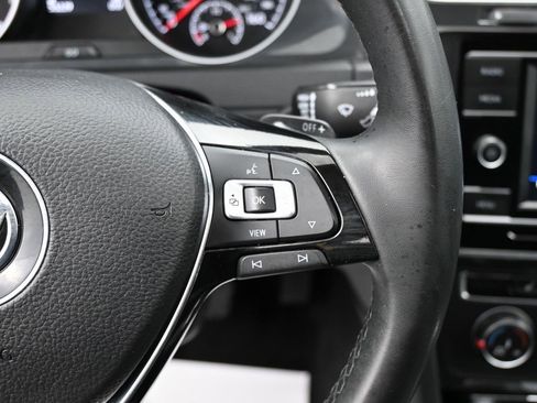 Used 2021 Volkswagen Golf 4-Door image 20