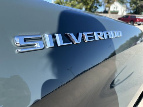 Used 2025 Chevrolet Silverado 1500 LT image 9