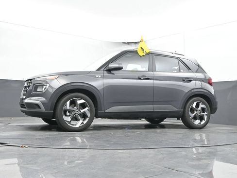 Used 2025 Hyundai Venue SEL FWD image 39