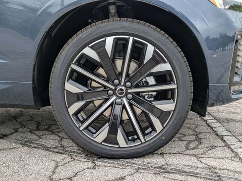 New 2026 Volvo XC60 B5 Ultra w/ Protection Package Premier AWD/4WD image 11