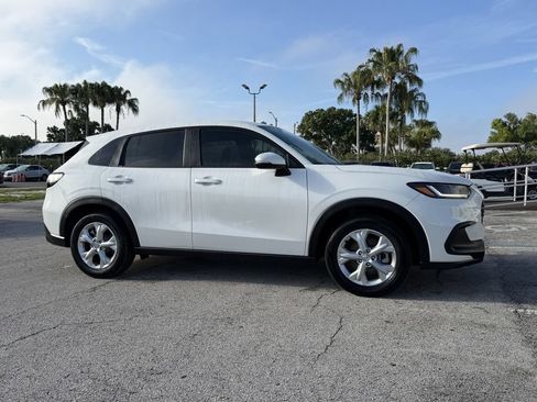 Used 2025 Honda HR-V LX image 2