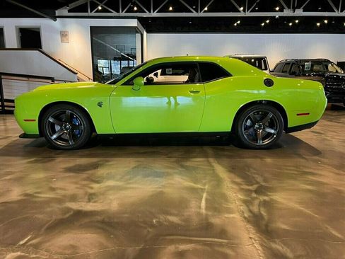 Used 2023 Dodge Challenger SRT Hellcat w/ Driver Convenience Group RWD image 2