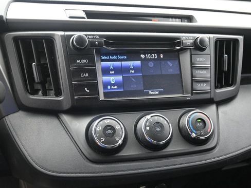 Used 2017 Toyota RAV4 LE FWD image 26