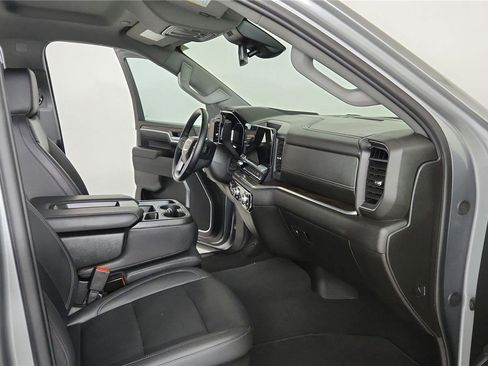 Used 2025 GMC Sierra 1500 SLT AWD/4WD image 23