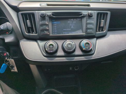 Used 2016 Toyota RAV4 LE FWD image 20