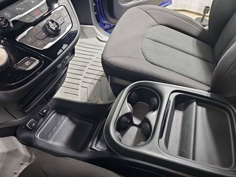 Used 2021 Chrysler Pacifica Touring w/ Cold Weather Group image 30