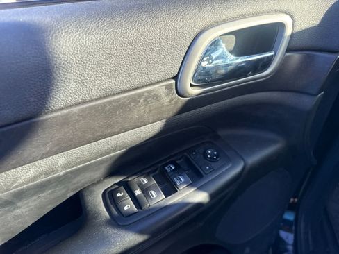 Used 2017 Jeep Grand Cherokee Altitude AWD/4WD image 18