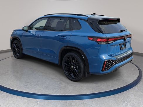 New 2026 Volkswagen Tiguan SE R-Line FWD image 7
