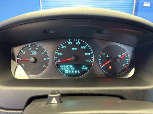 Used 2013 Chevrolet Impala LTZ FWD image 17