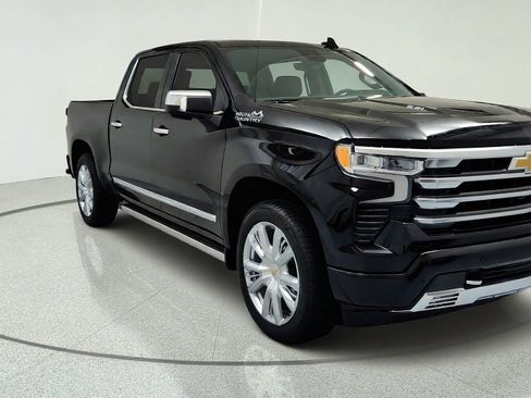 Certified 2023 Chevrolet Silverado 1500 High Country w/ High Country Premium Package AWD/4WD image 7