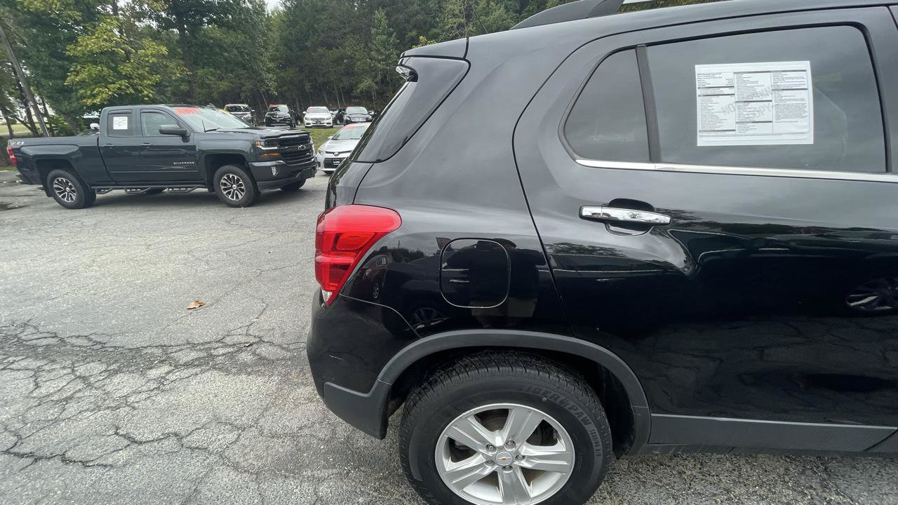 Used 2019 Chevrolet Trax LT w/ LT Convenience Package AWD/4WD image 9