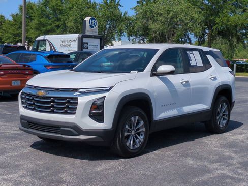 Used 2026 Chevrolet Equinox LT FWD image 5