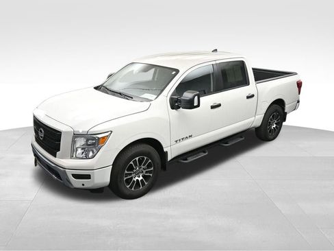 Used 2024 Nissan Titan SV w/ SV Convenience Package RWD image 36