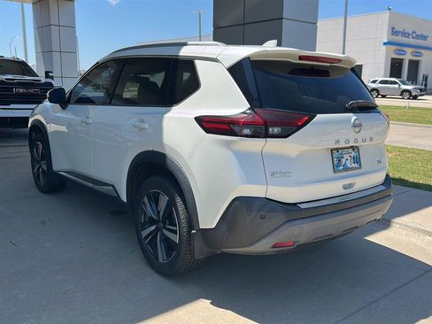 Used 2021 Nissan Rogue SL w/ Premium Package FWD image 43