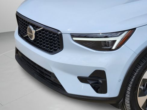 Used 2026 Volvo XC40 B5 Plus w/ Protection Package Premier AWD/4WD image 36