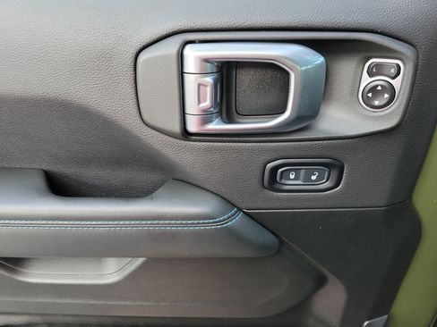 Used 2024 Jeep Wrangler Unlimited Rubicon 4xe image 6