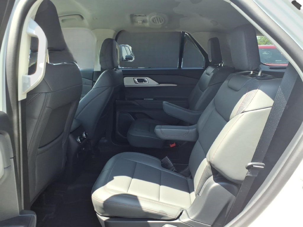 New 2026 Ford Explorer Active w/ Active Comfort Package AWD/4WD image 4