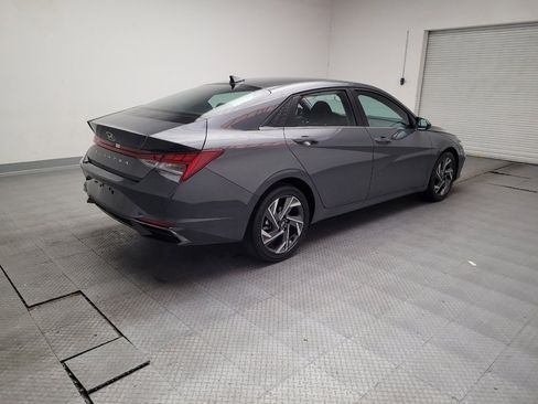 Used 2025 Hyundai Elantra SEL FWD image 10