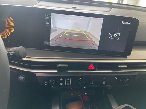 Used 2025 Kia Sorento LX image 19