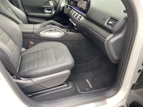 Certified 2025 Mercedes-Benz GLS 580 4MATIC image 54