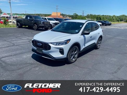 Used 2025 Ford Escape ST-Line FWD image 1