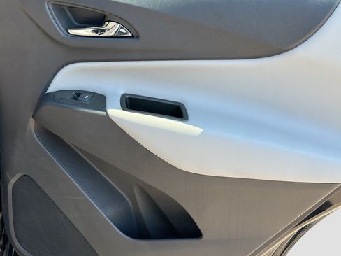 Used 2023 Chevrolet Equinox LS FWD image 27