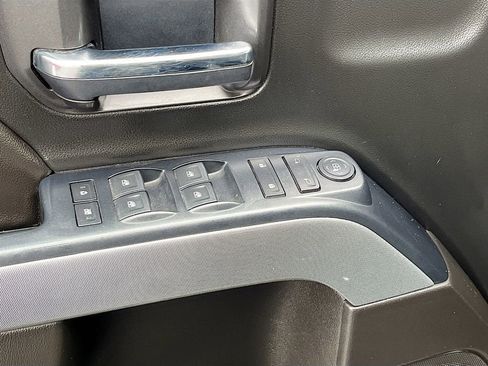 Used 2018 Chevrolet Silverado 1500 LT AWD/4WD image 18