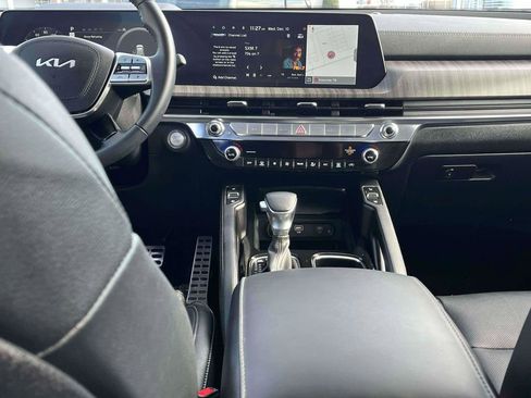 Used 2024 Kia Telluride SX image 3