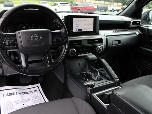 Used 2025 Toyota Tacoma SR5 AWD/4WD image 20
