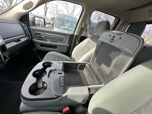 Used 2019 RAM 1500 Classic SLT w/ Luxury Group image 24