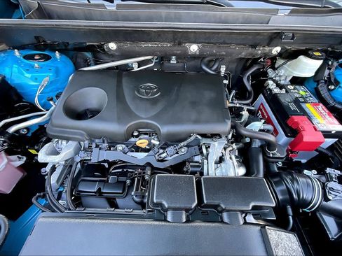 Used 2021 Toyota RAV4 LE image 29