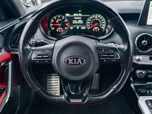 Used 2021 Kia Stinger GT2 image 13