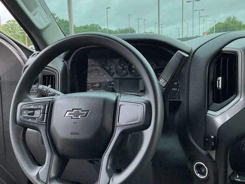 Used 2024 Chevrolet Silverado 1500 Custom Trail Boss w/ Midnight Edition AWD/4WD image 17