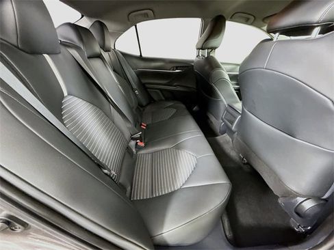 Certified 2022 Toyota Camry SE image 24