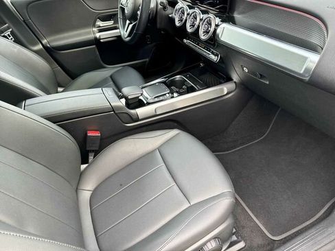 Used 2022 Mercedes-Benz EQB 300 4MATIC w/ Exclusive Package image 19