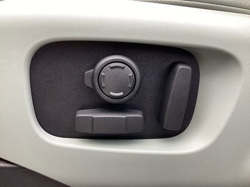 Used 2019 Land Rover Discovery HSE Luxury image 19