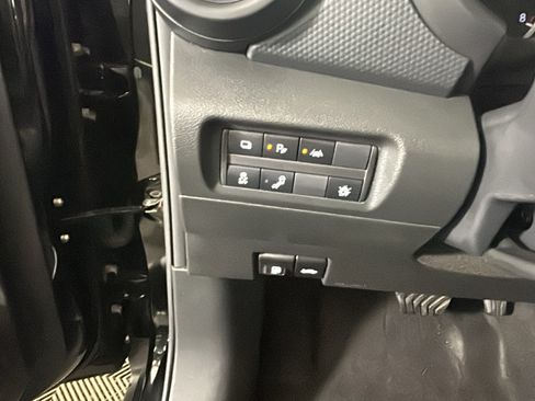 Used 2025 Nissan Kicks Play S FWD image 18