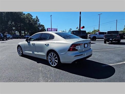 Used 2020 Volvo S60 T5 Momentum image 28
