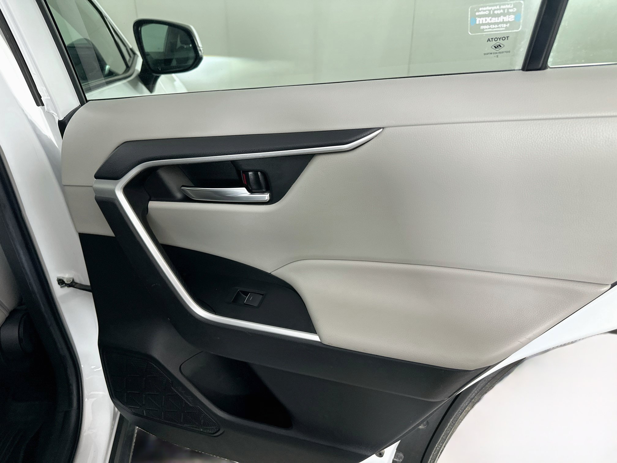 Used 2023 Toyota RAV4 XLE Premium AWD/4WD image 31