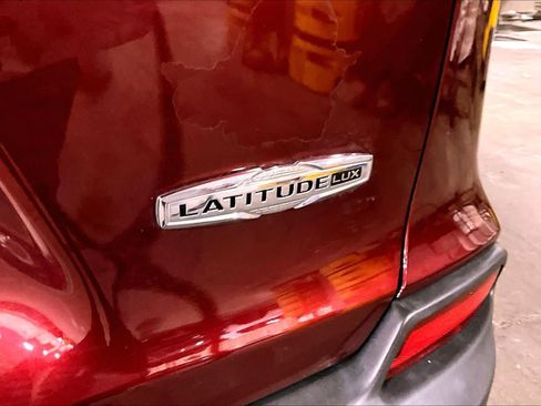 Used 2021 Jeep Cherokee Latitude Lux image 9