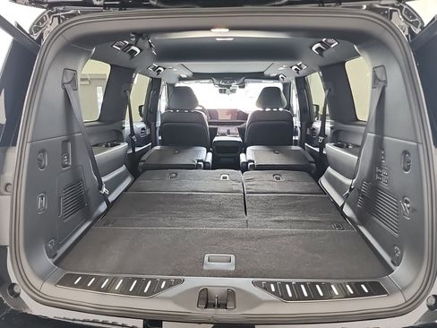 New 2026 INFINITI QX80 4WD image 23