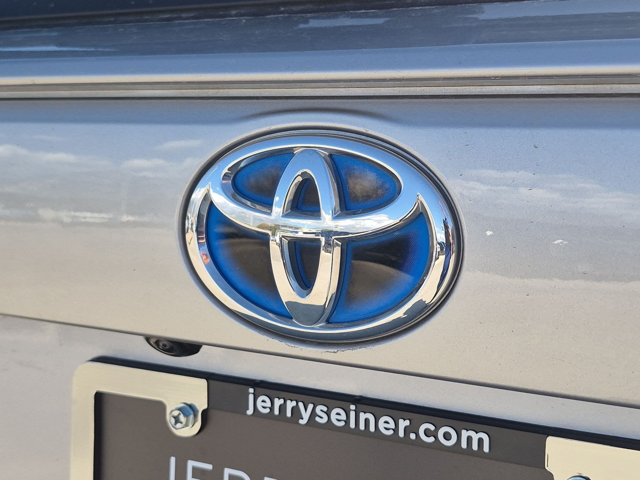 Used 2021 Toyota RAV4 XSE AWD/4WD image 14