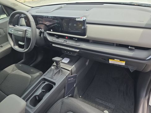 New 2027 Kia Seltos S FWD image 11
