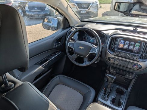 Used 2017 Chevrolet Colorado Z71 AWD/4WD image 9