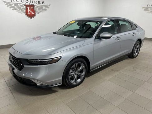 Used 2023 Honda Accord EX image 3