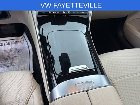 Used 2025 Mercedes-Benz GLC 300 4MATIC image 27