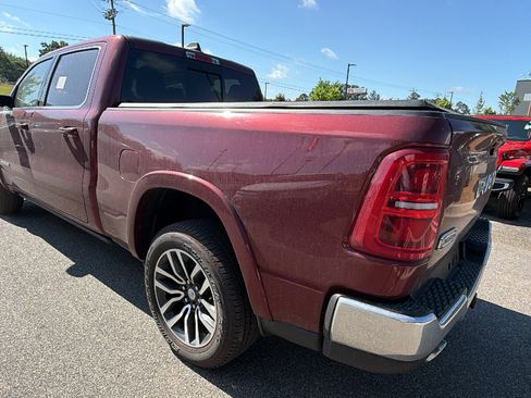 Used 2025 RAM 1500 Limited AWD/4WD image 10