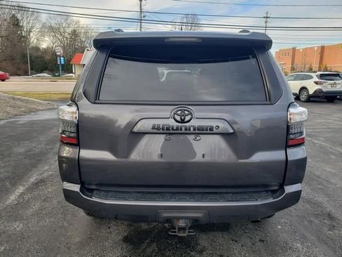 Used 2018 Toyota 4Runner SR5 image 4
